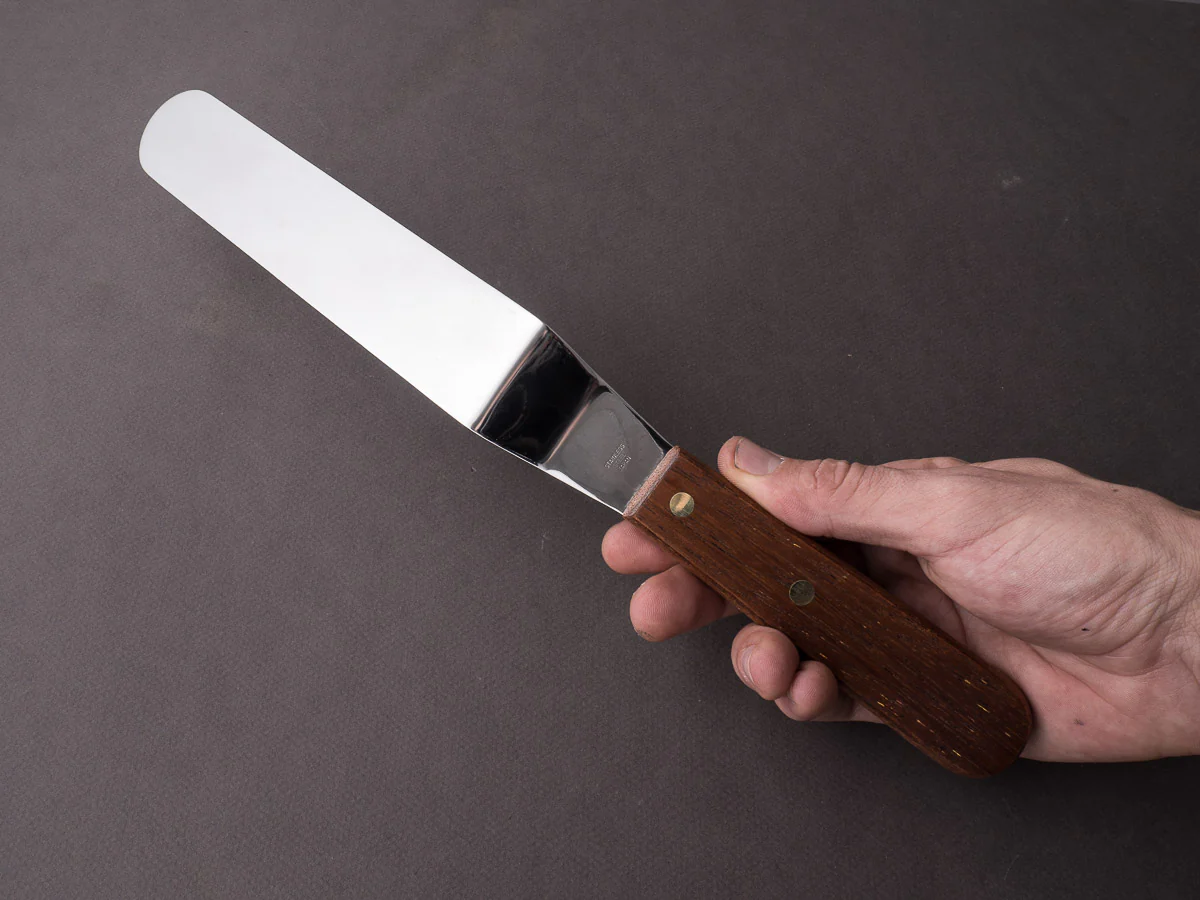 Ateco - Pastry Spatula - 10" Offset - Rounded Tip - Wood Handle - Image 4