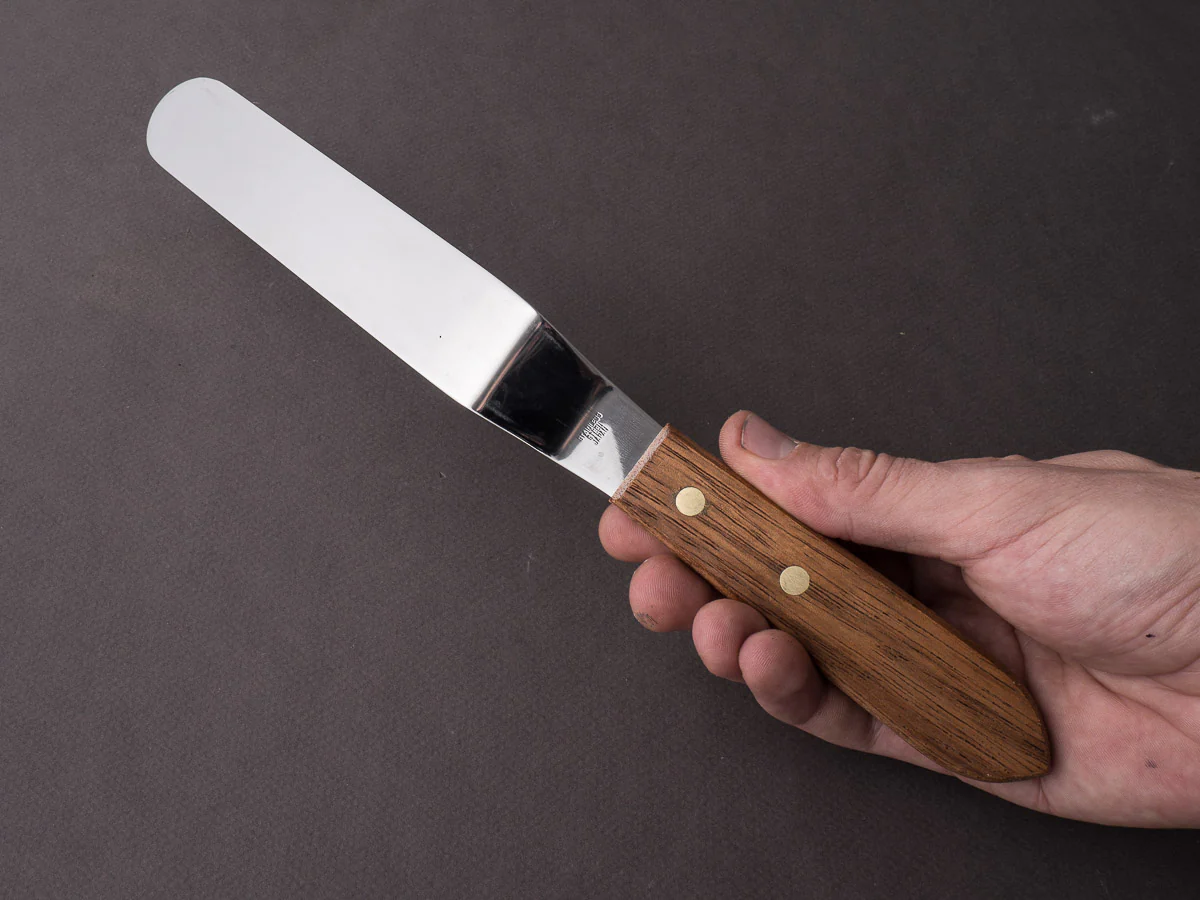 Ateco - Pastry Spatula - 8" Offset - Rounded Tip - Wood Handle - Image 3