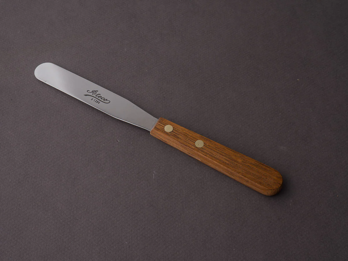 Ateco - Pastry Spatula - Thin 4" - Rounded Tip - Wood Handle