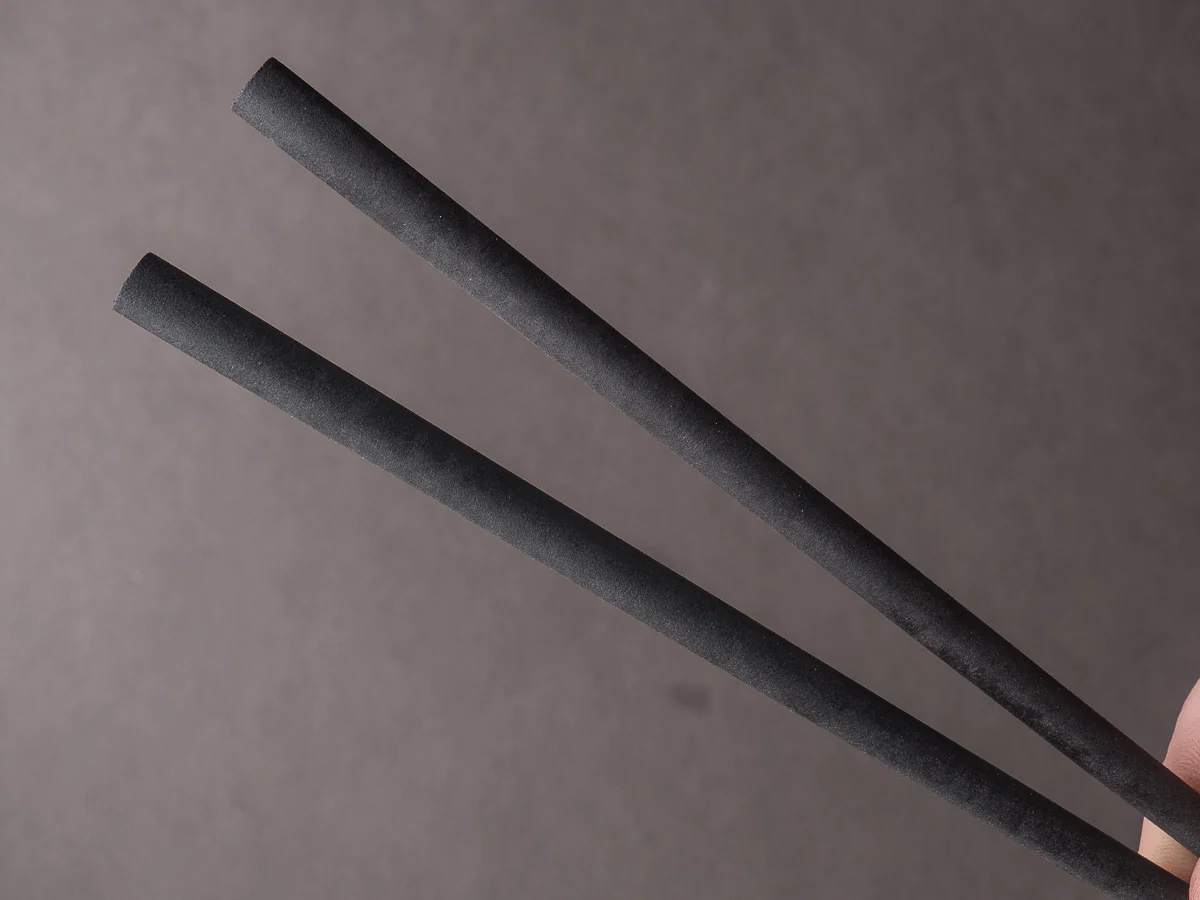 BELO INOX - Flatware - NEO - Chopsticks - 24K Gold Plated - Black Handle - Image 3