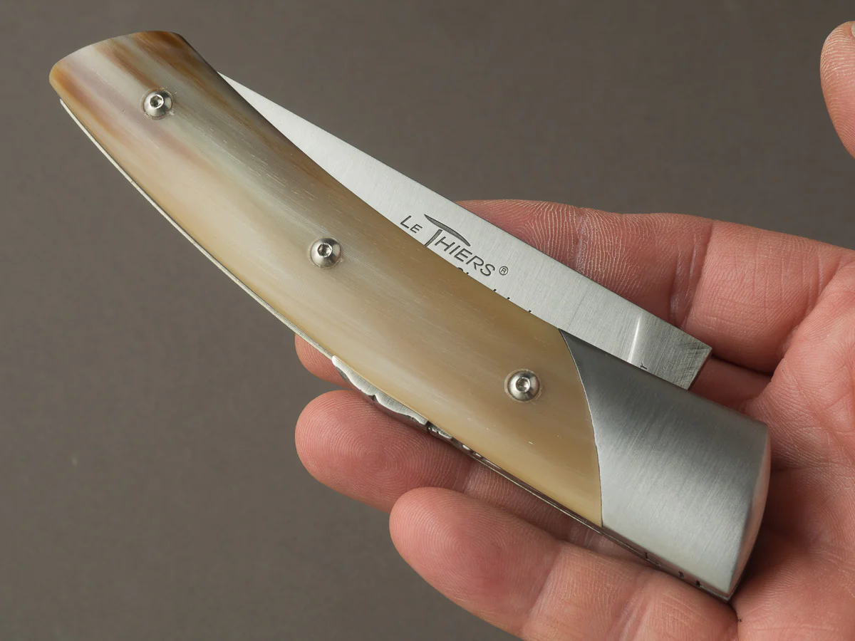Coutellerie Chambriard - Le Thiers "Trappeur" - Folding Knife - Blonde Horn Handle - Button Lock - Image 5