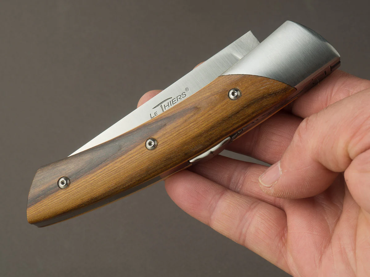 Coutellerie Chambriard - Le Thiers "Trappeur" - Folding Knife - Pistachio Handle - Button Lock - Image 6
