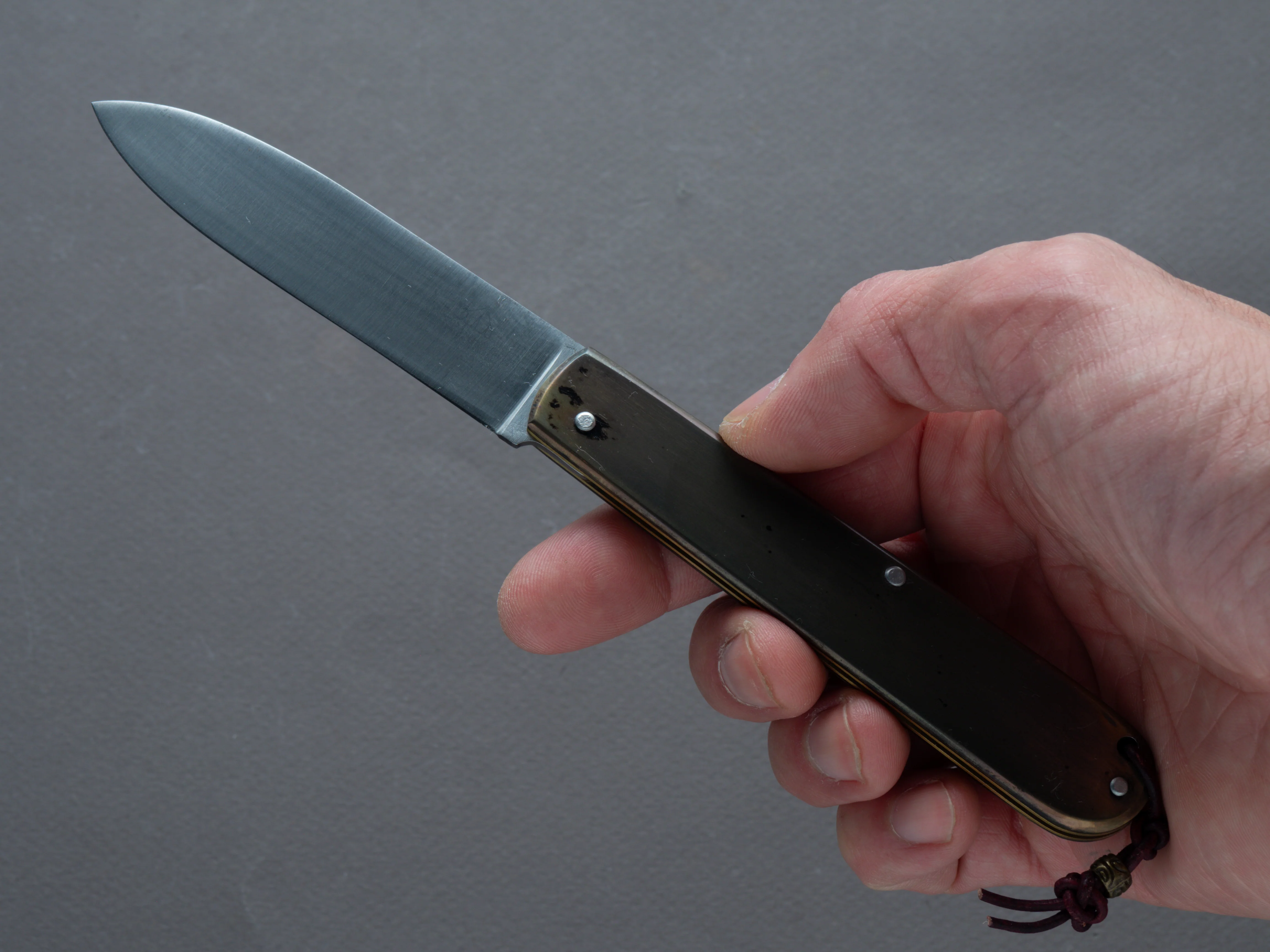 Coutellerie Maria - Folding Knife - Canif - XC75 - 85mm - Colored Handle w/ Brass Liners - Image 3