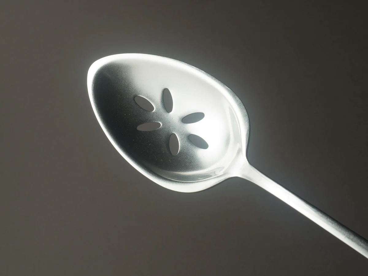 Gestura - 00 Silver - Utility Slotted Spoon - Table Spoon - Image 4