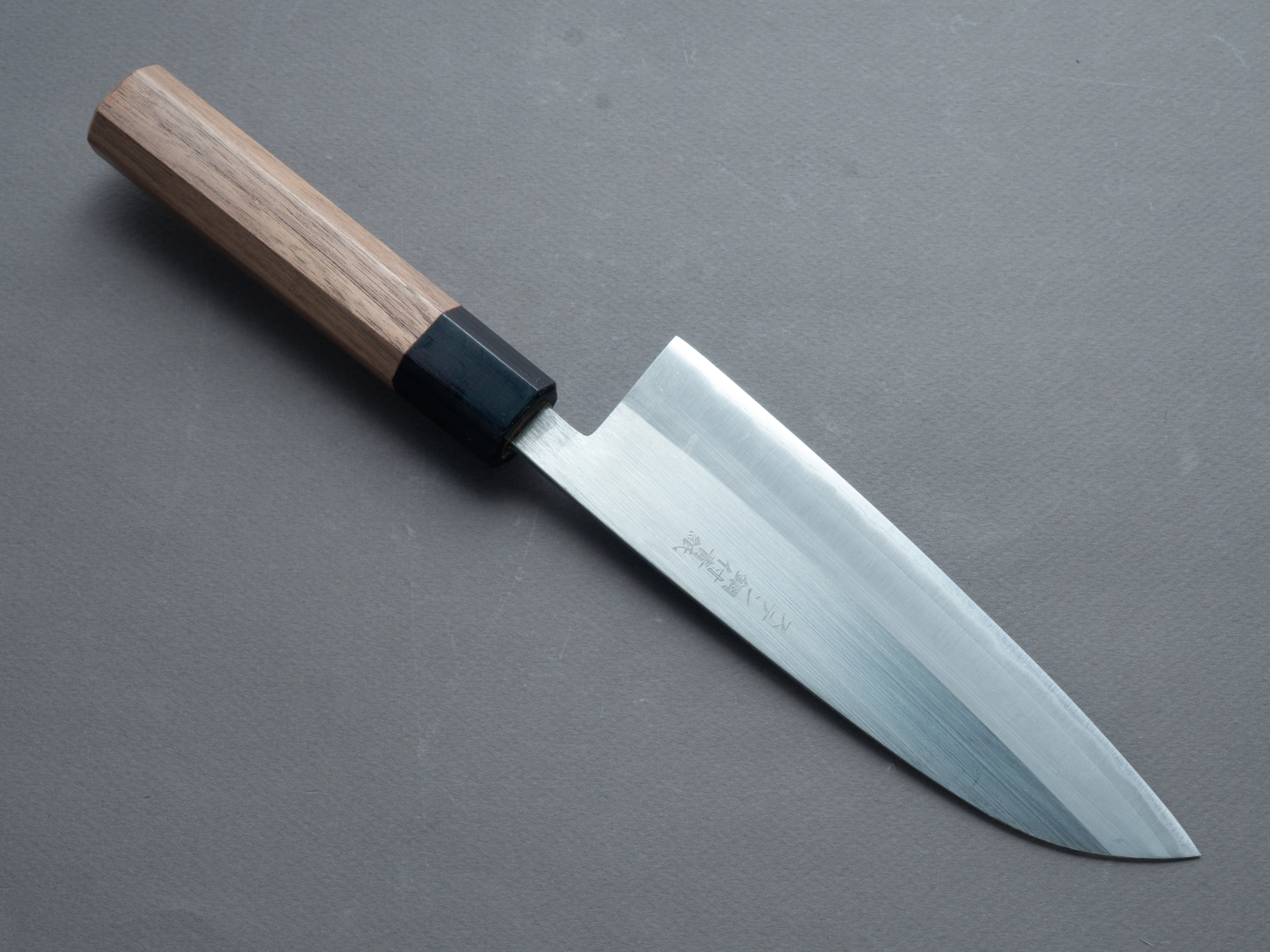 Hitohira - Harima Forged - Stainless Clad - Blue #2 - Migaki - Santoku - 165mm - Walnut Handle - Image 2
