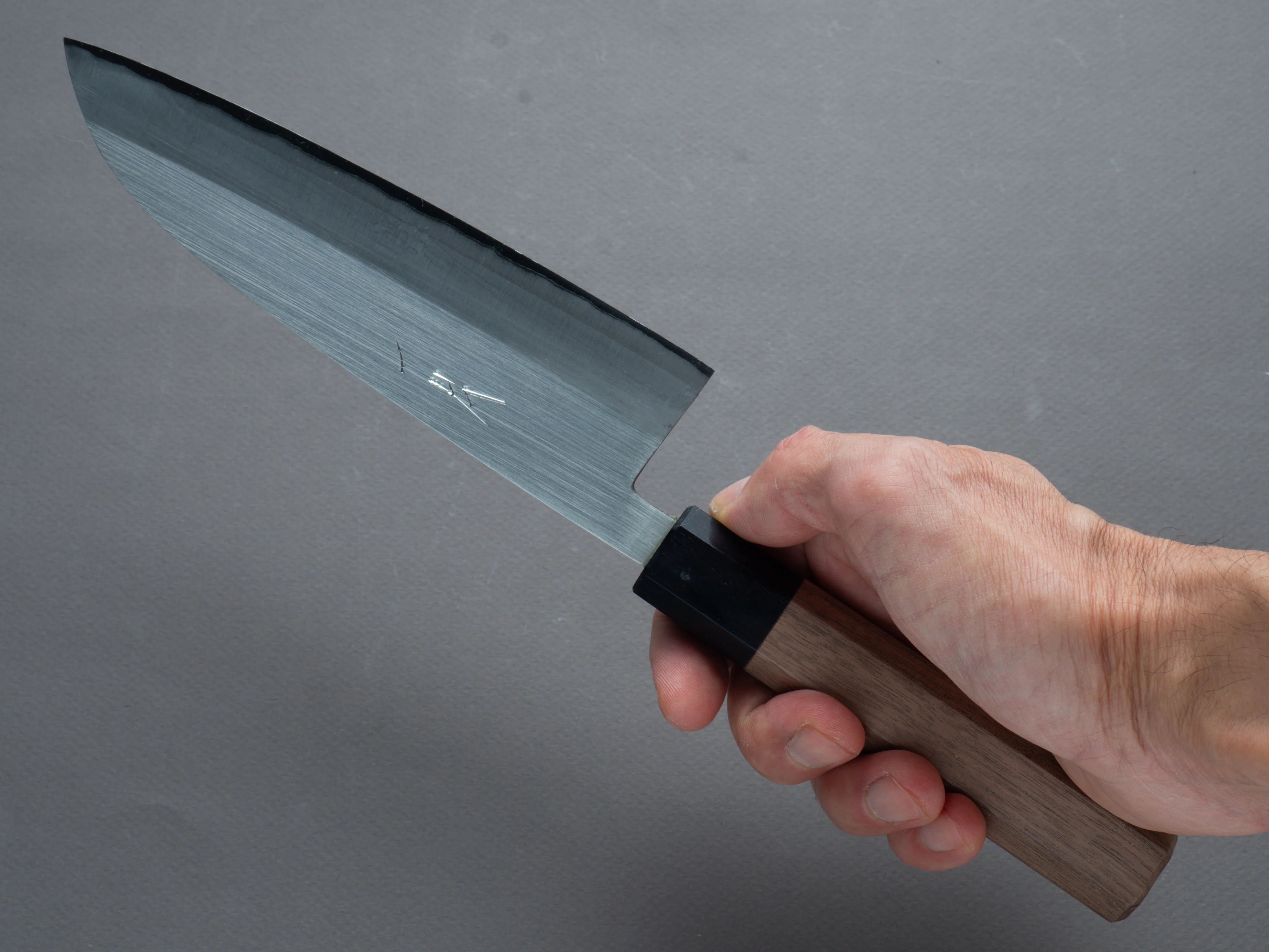 Hitohira - Harima Forged - Stainless Clad - Blue #2 - Migaki - Santoku - 165mm - Walnut Handle - Image 7