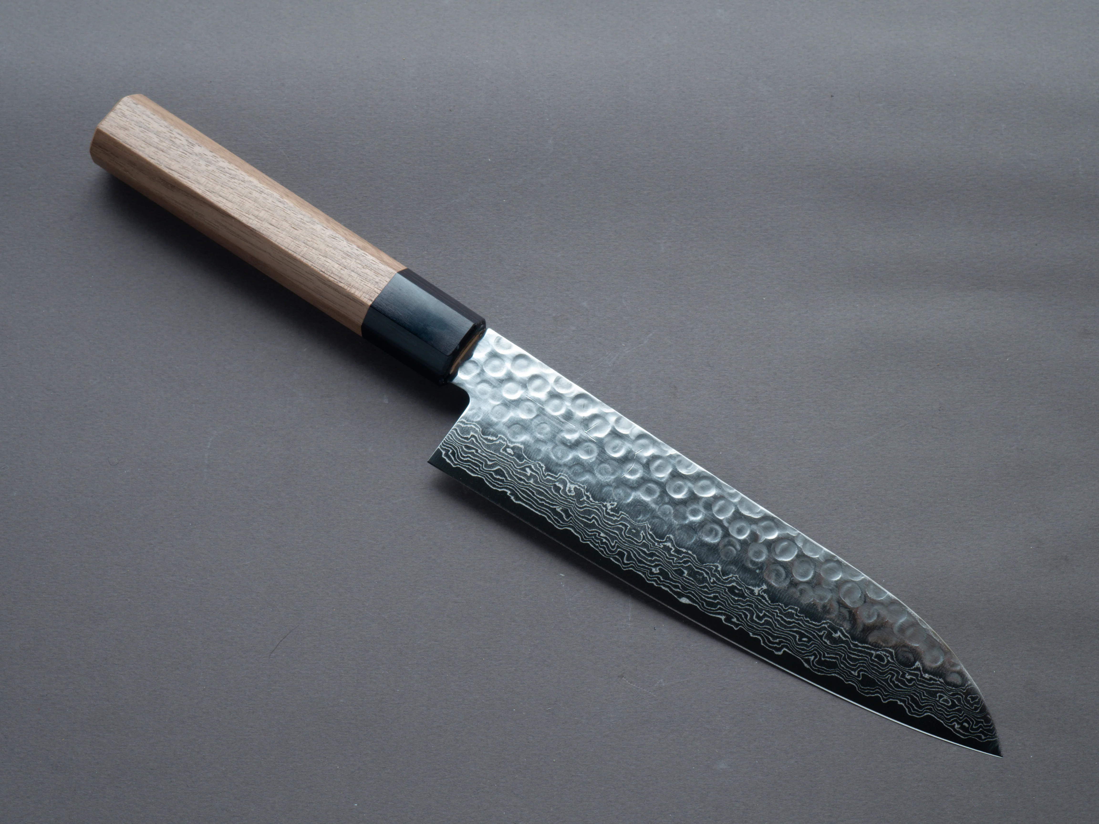 Hitohira - HG - Tsuchime Damascus - Santoku - 185mm - Walnut Handle