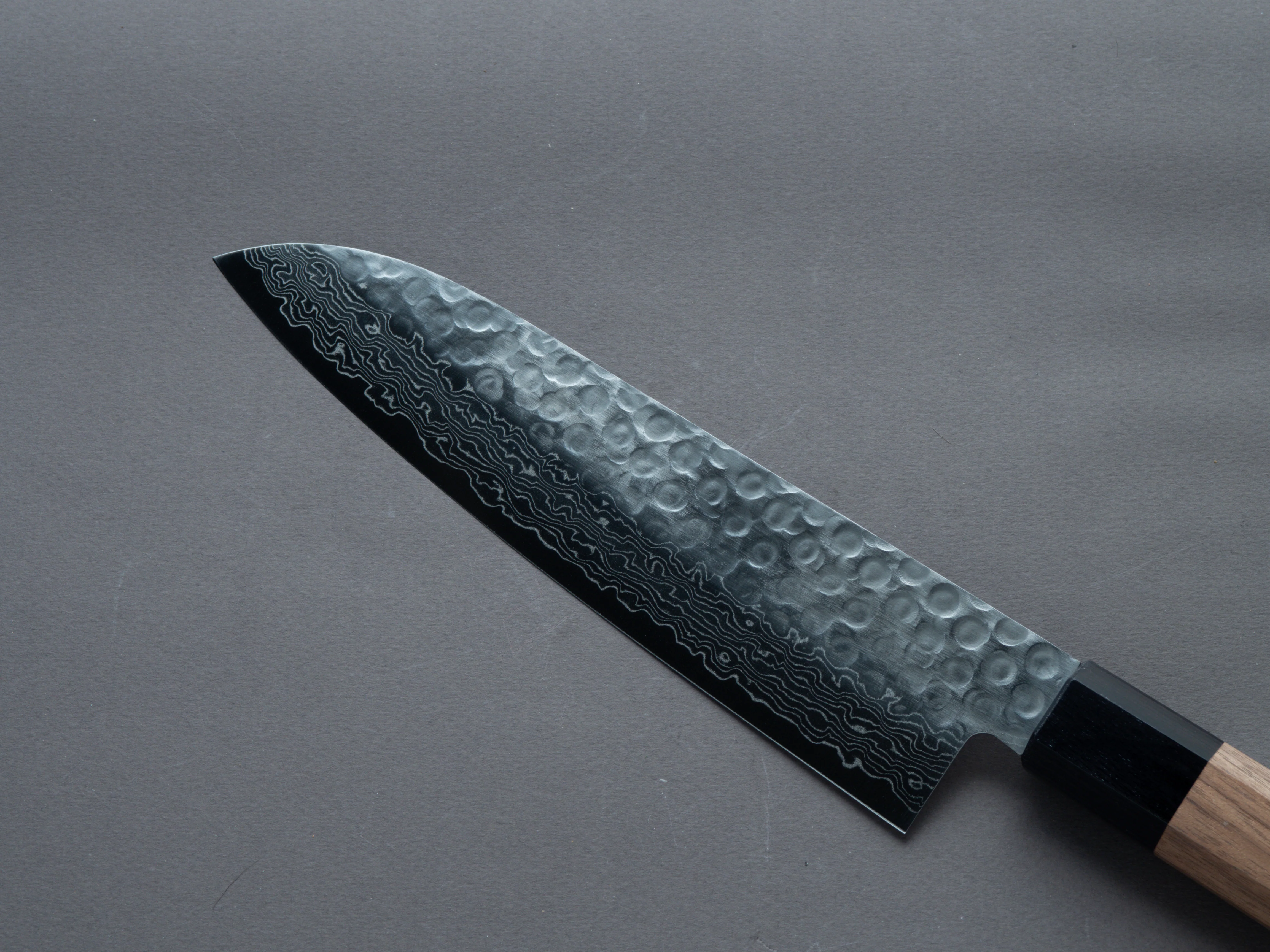 Hitohira - HG - Tsuchime Damascus - Santoku - 185mm - Walnut Handle - Image 3