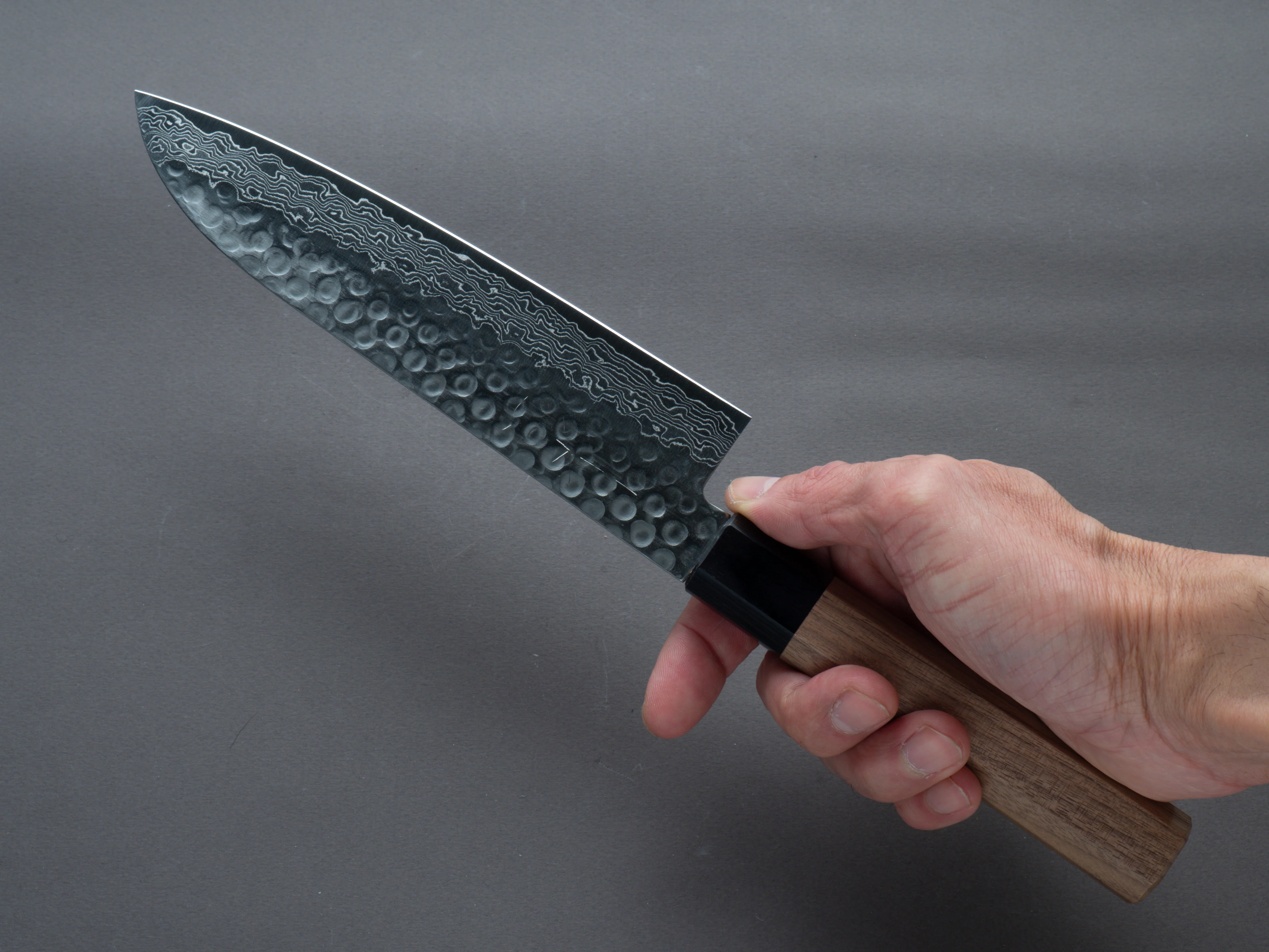 Hitohira - HG - Tsuchime Damascus - Santoku - 185mm - Walnut Handle - Image 7