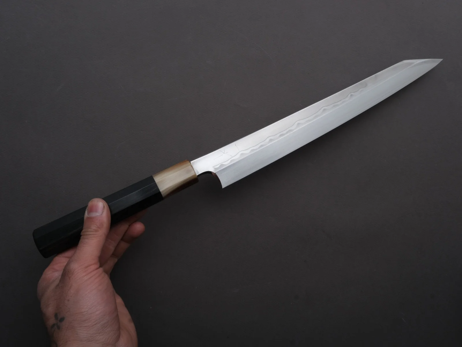 Hitohira - Togashi - White #1 - Sanbonsugi Mizu Honyaki - Kiritsuke Yanagiba - 300mm - Taihei Makassar Ebony Handle (Saya) - Image 4