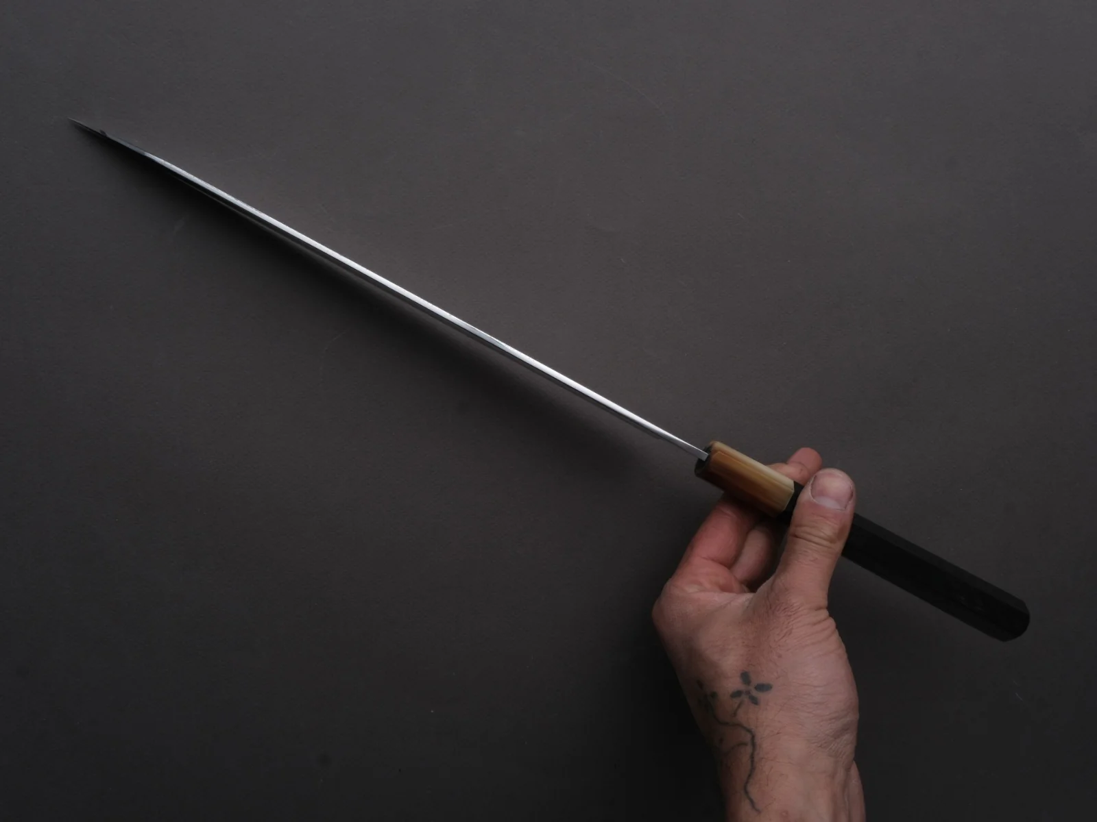 Hitohira - Togashi - White #1 - Sanbonsugi Mizu Honyaki - Kiritsuke Yanagiba - 300mm - Taihei Makassar Ebony Handle (Saya) - Image 7