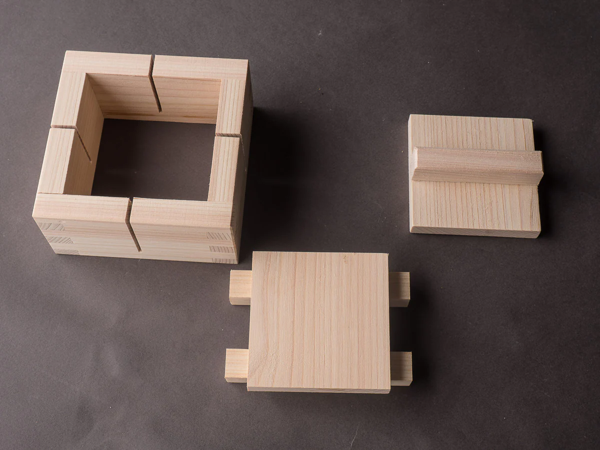 Komon - Hinoki Press Sushi Box - 4 Piece Cross Cut - Image 6