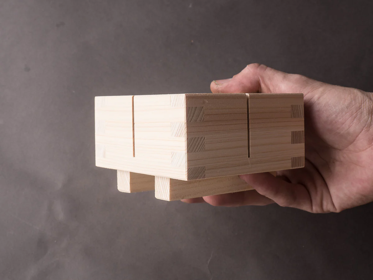 Komon - Hinoki Press Sushi Box - 4 Piece Cross Cut - Image 8