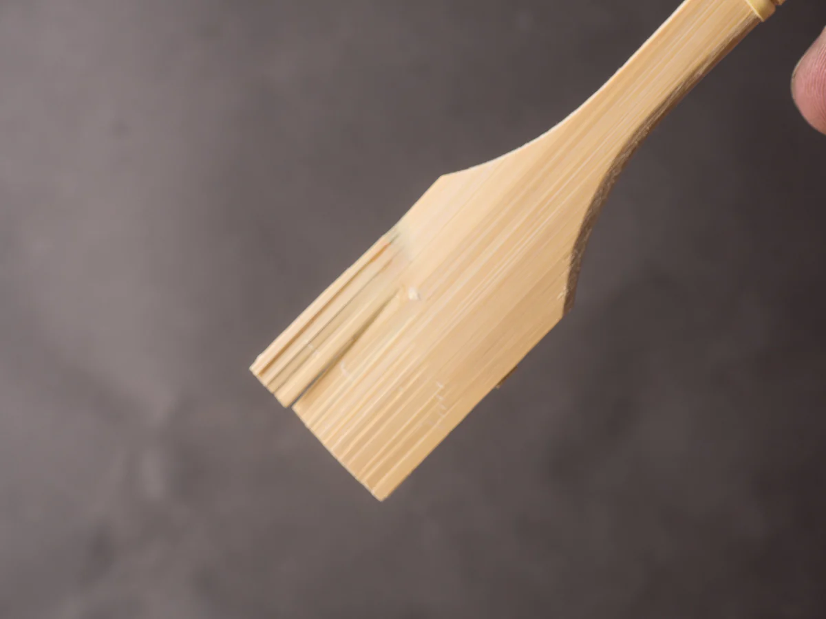 Komon - Oroshigane Take-Bera - Medium (Bamboo spatula for grater) - Image 5