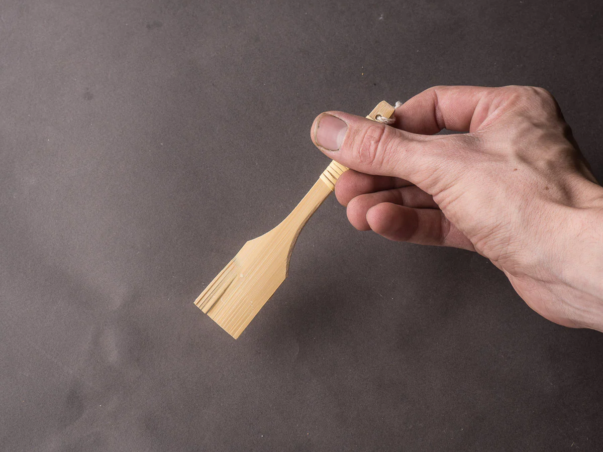 Komon - Oroshigane Take-Bera - Medium (Bamboo spatula for grater) - Image 8