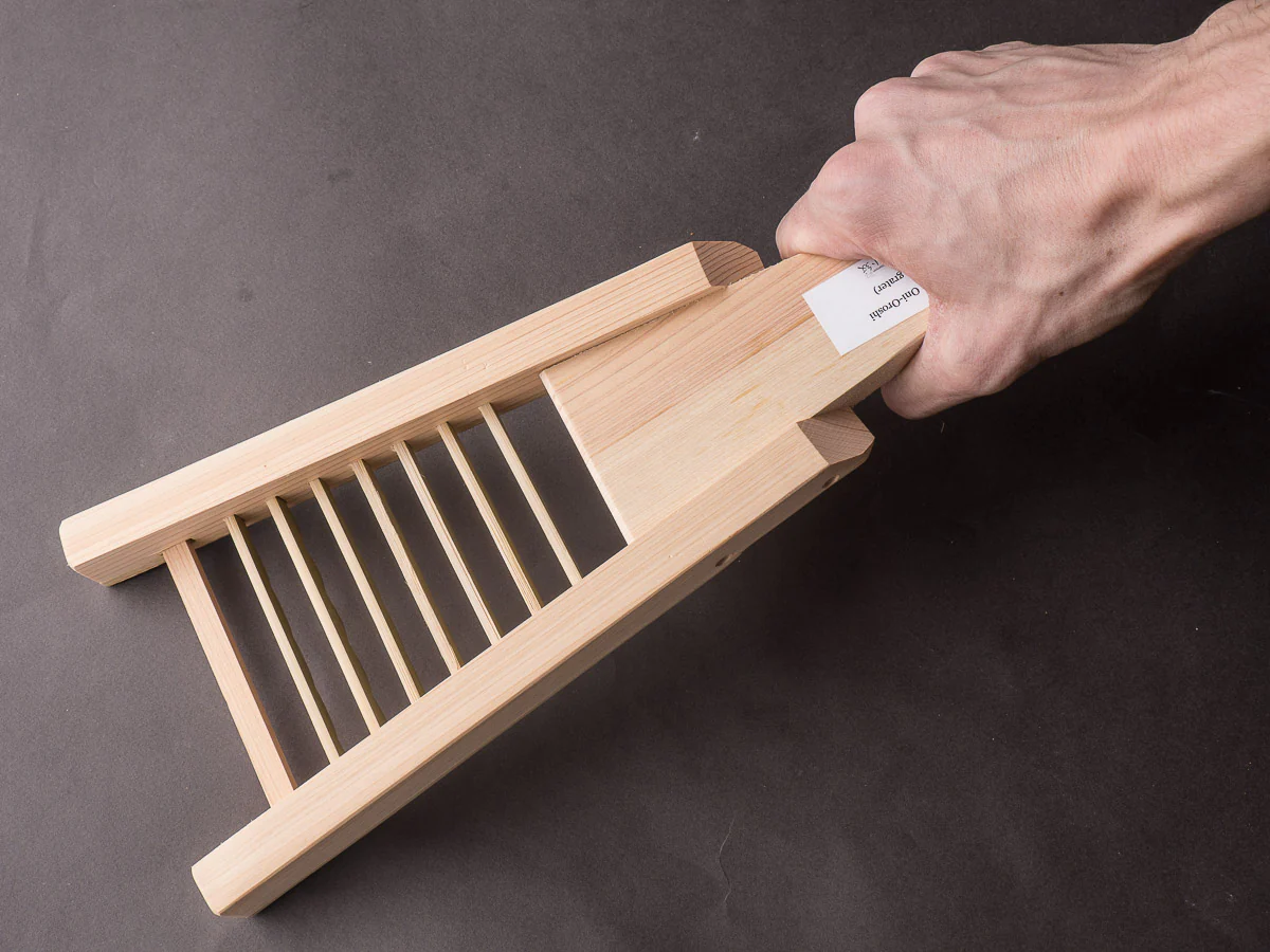 Komon - Sankaku Oni-Oroshi (Bamboo Grater) - Image 3