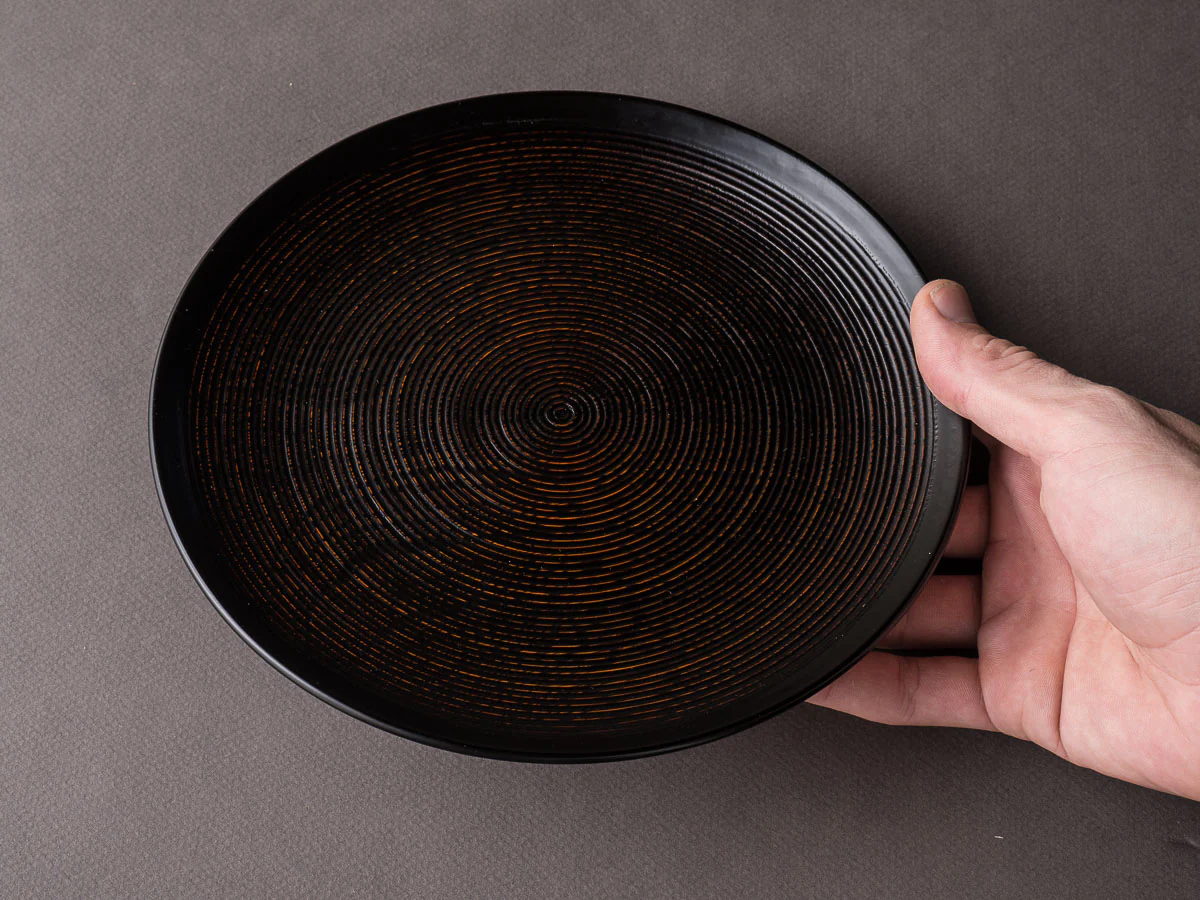 Komon - Tomoaki Nakano - Urushi Lacquerware - 8.5 Inch Line Pattern Plate - Image 3