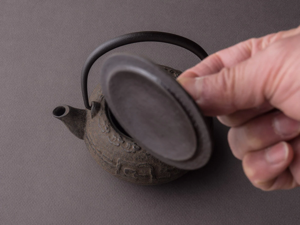 Komon - Yamagata Imono - Teapot - Kofu - Image 4