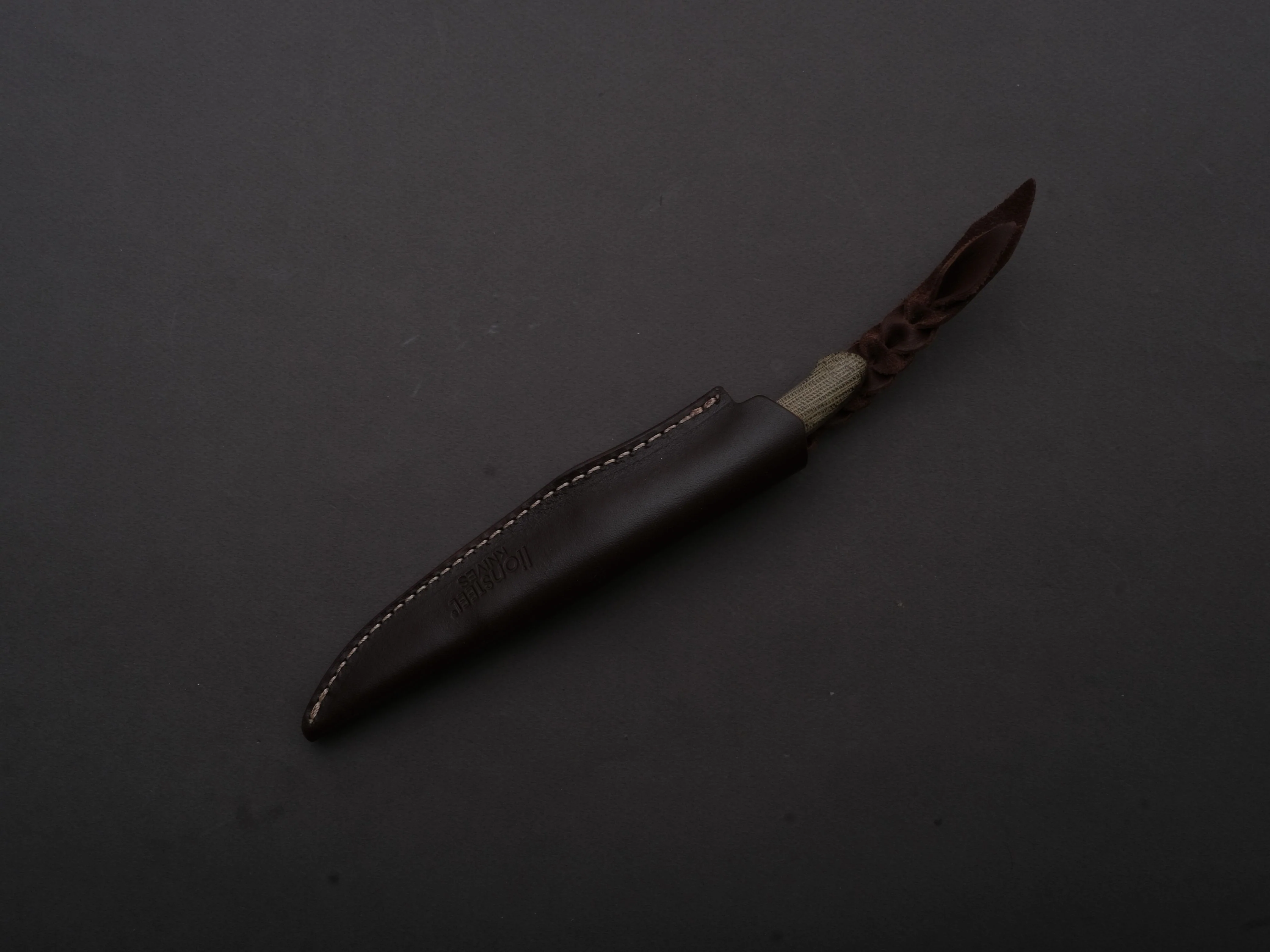 lionSTEEL - Fixed Blade - Ago - M390 - 80mm - Green Canvas Micarta - Leather Sheath - Image 3