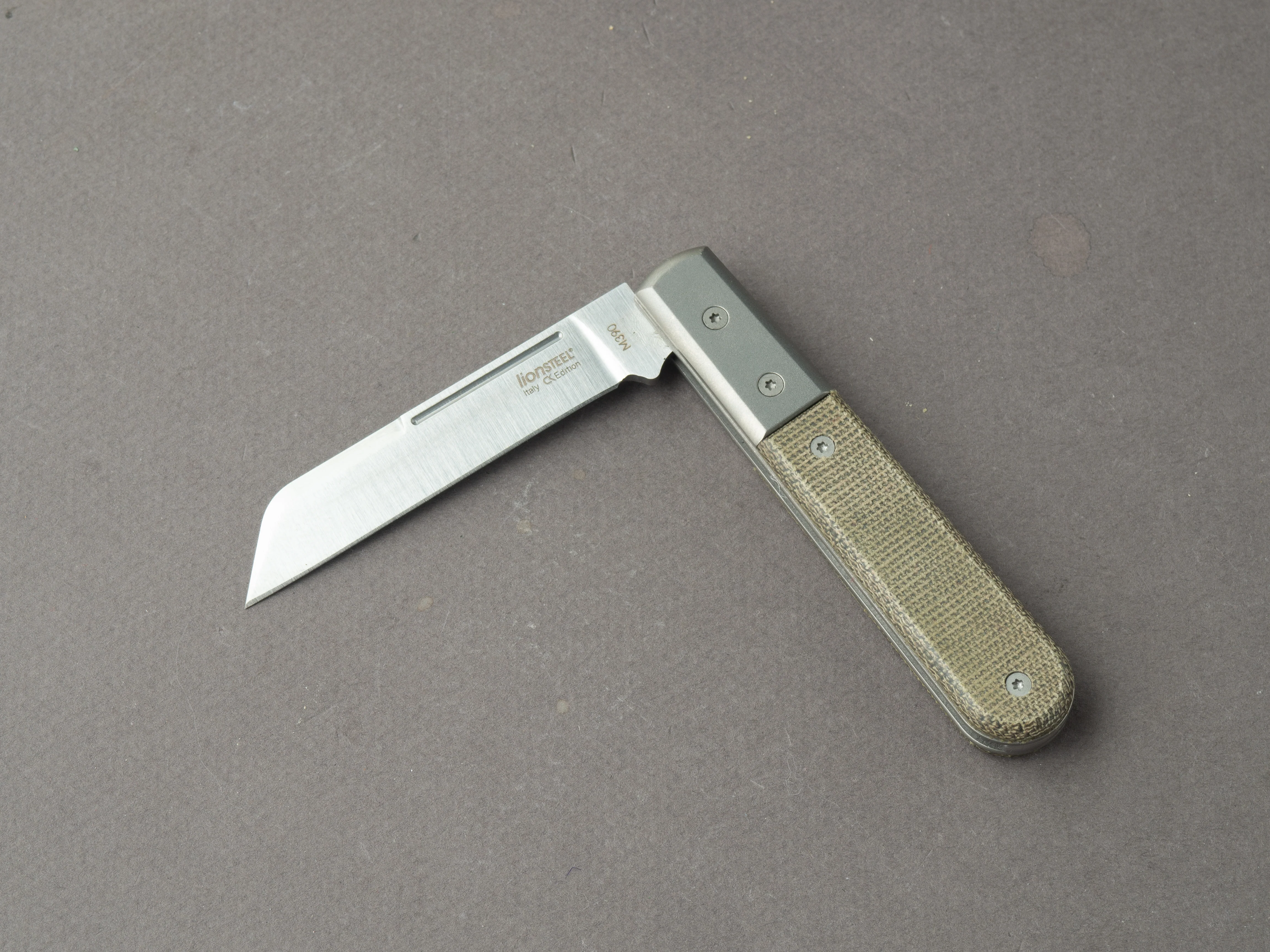lionSTEEL - Folding Knife - Barlow - Dom - 65mm - M390 - Slip Joint - Green Canvas Micarta w/ Metal Bolster