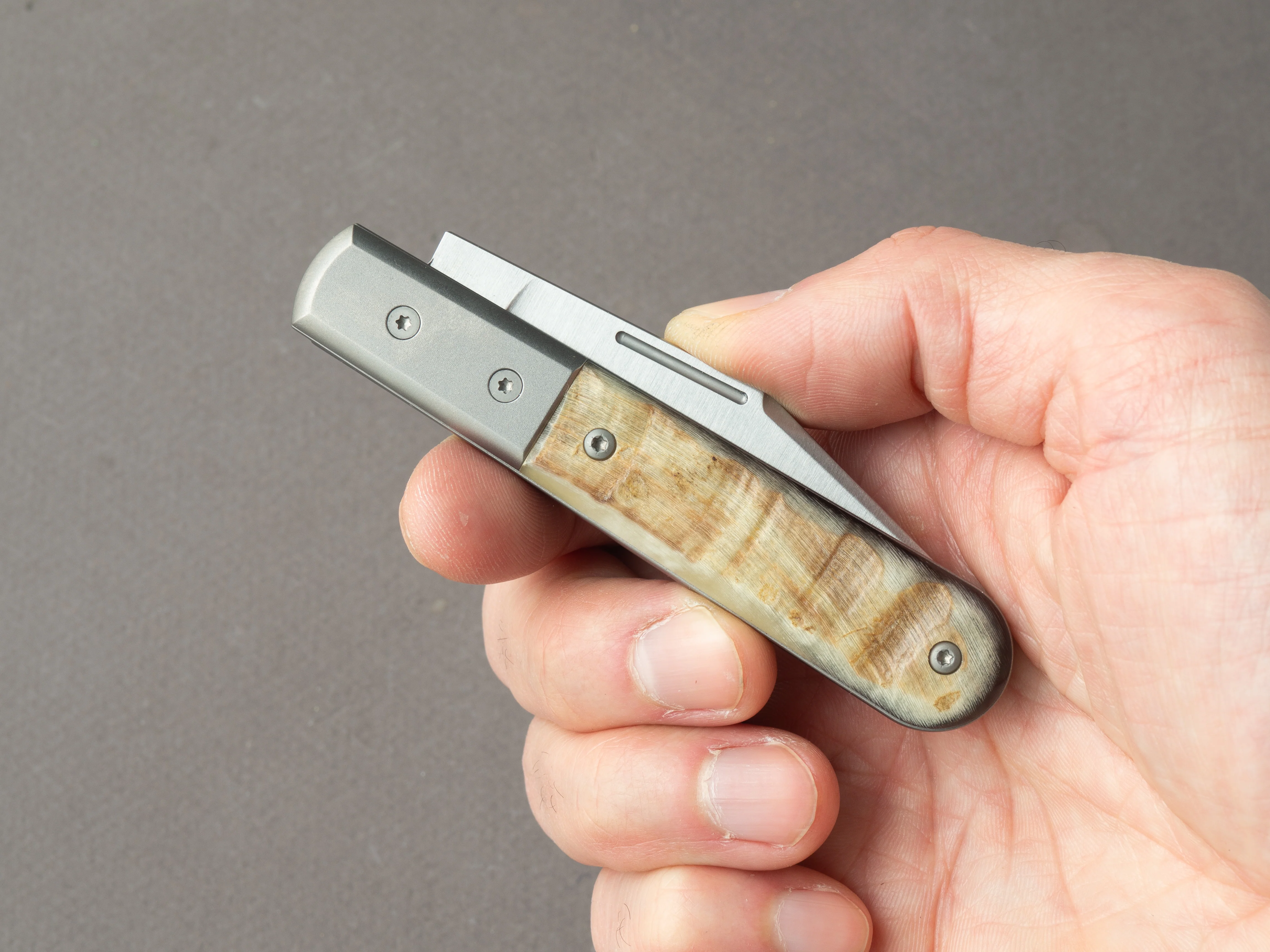 lionSTEEL - Folding Knife - Barlow - Shuffler - 65mm - M390 - Slip Joint - Ram w/ Metal Bolster - Image 6