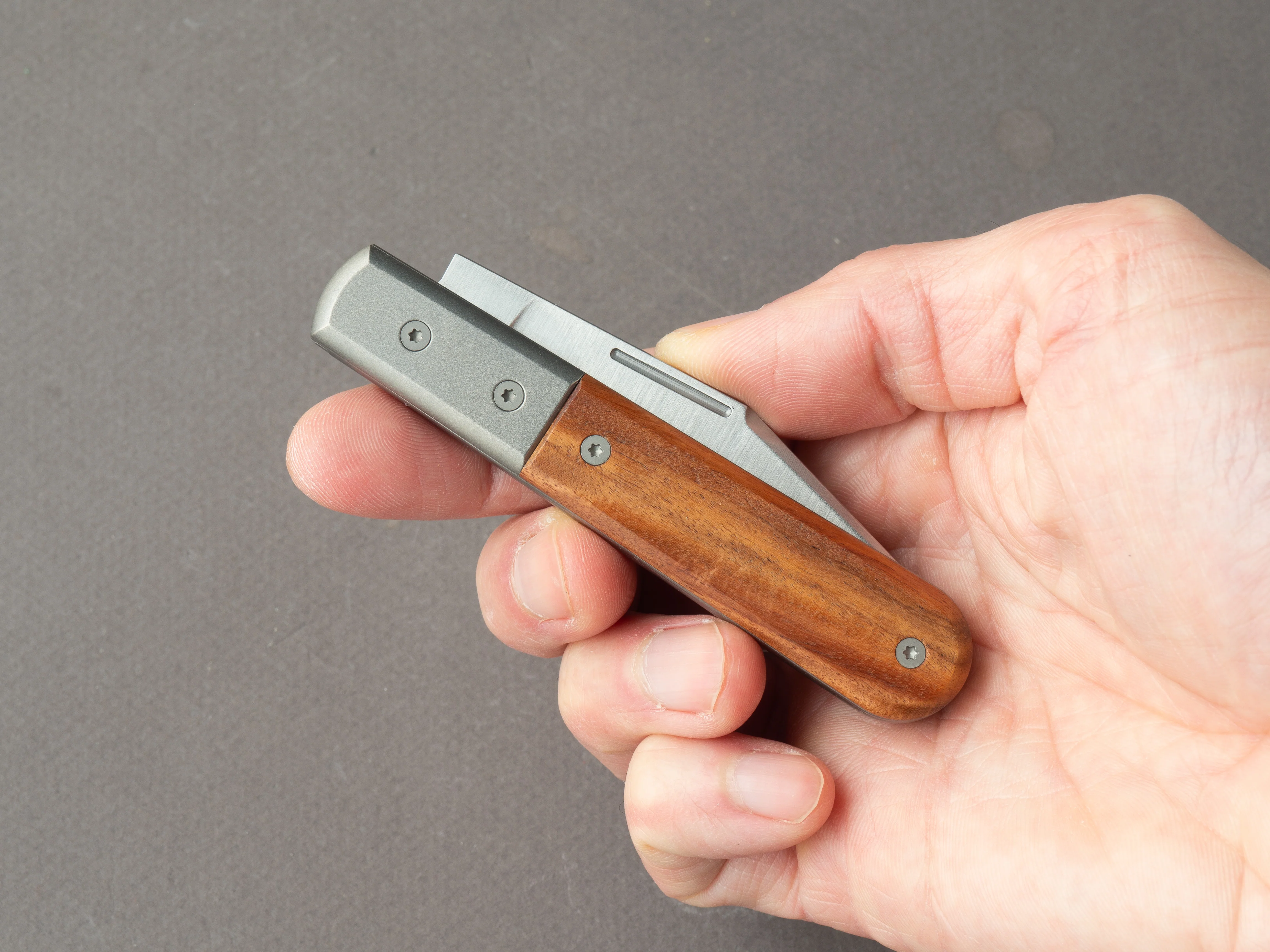 lionSTEEL - Folding Knife - Barlow - Shuffler - 65mm - M390 - Slip Joint - Santos w/ Metal Bolster - Image 6