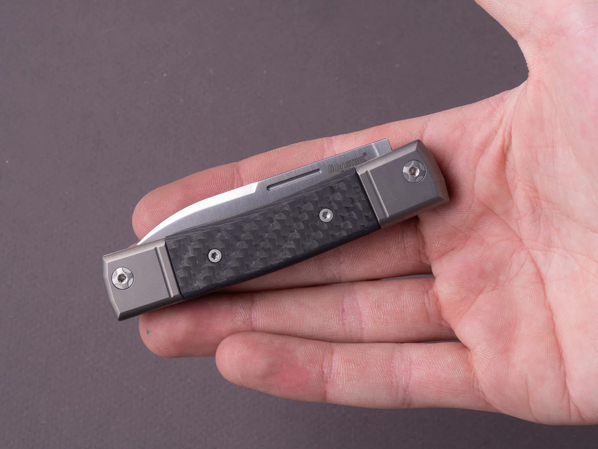 lionSTEEL - Folding Knife - bestMAN - Drop Point - 71mm - M390 - Slip Joint - Carbon Fiber - Image 5