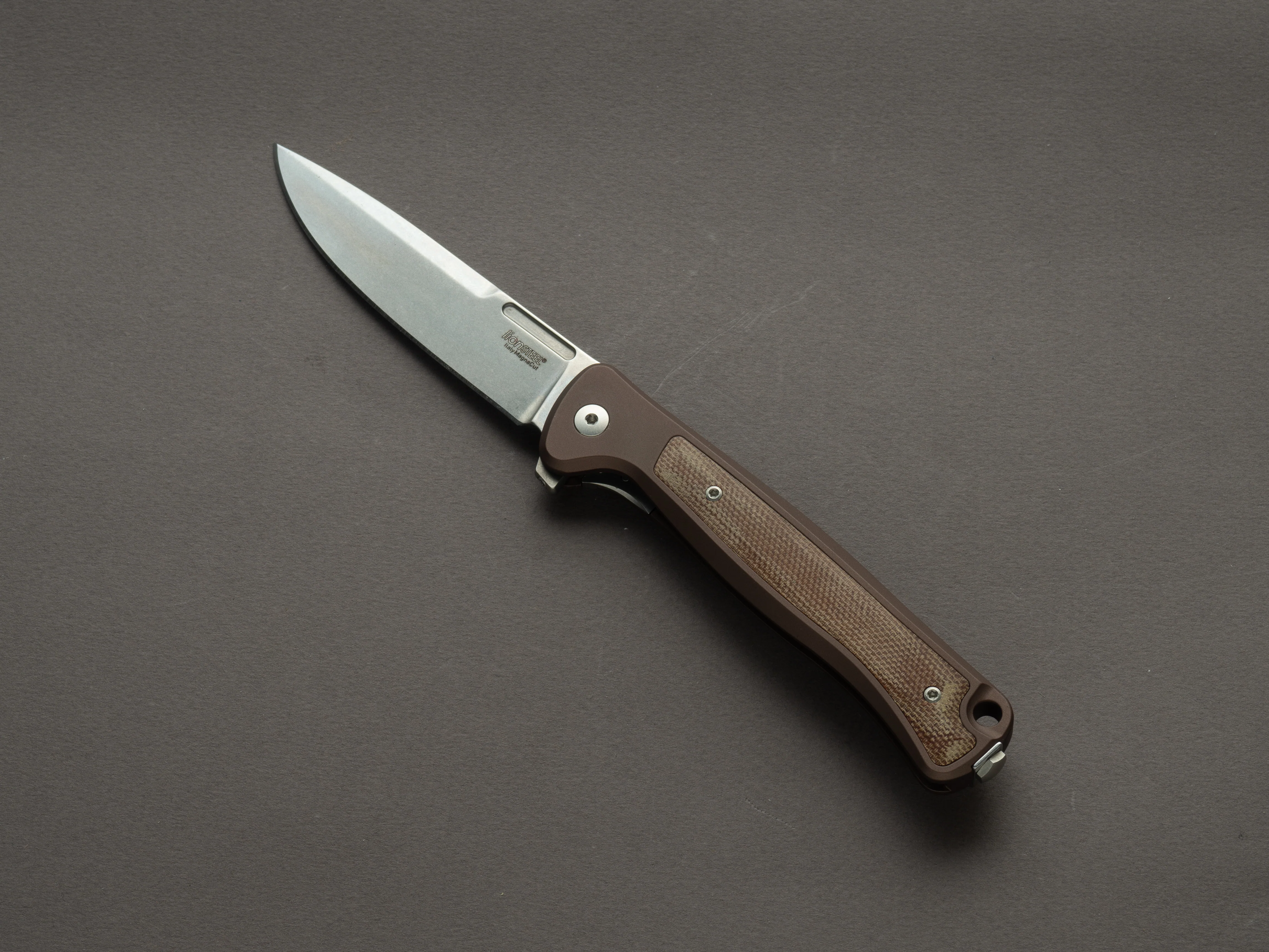 lionSTEEL - SOLID Folding Knife - Frame Lock - Skinny - MagnaCut - 85mm - Earth Brown Aluminum Handle