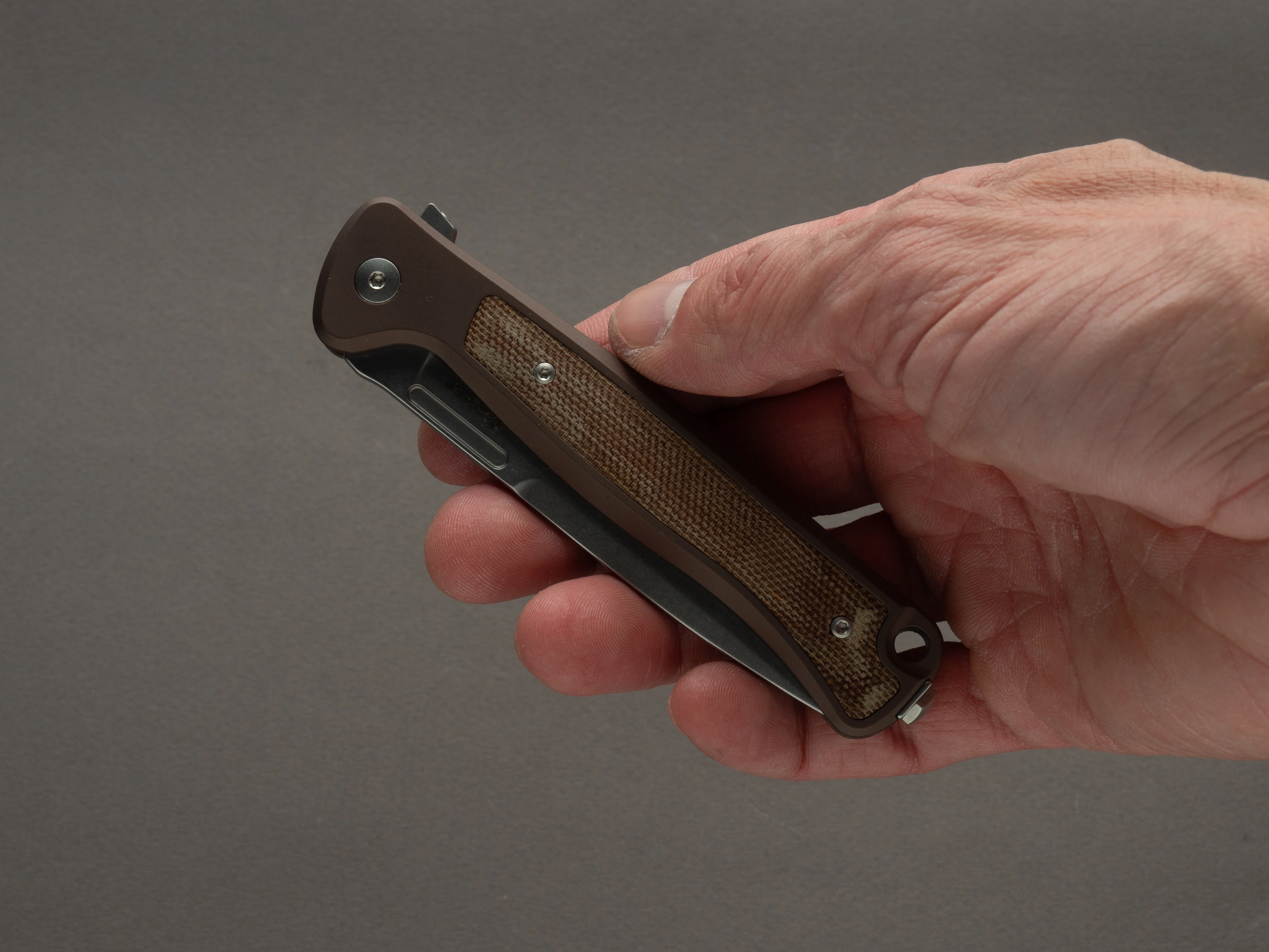 lionSTEEL - SOLID Folding Knife - Frame Lock - Skinny - MagnaCut - 85mm - Earth Brown Aluminum Handle - Image 5