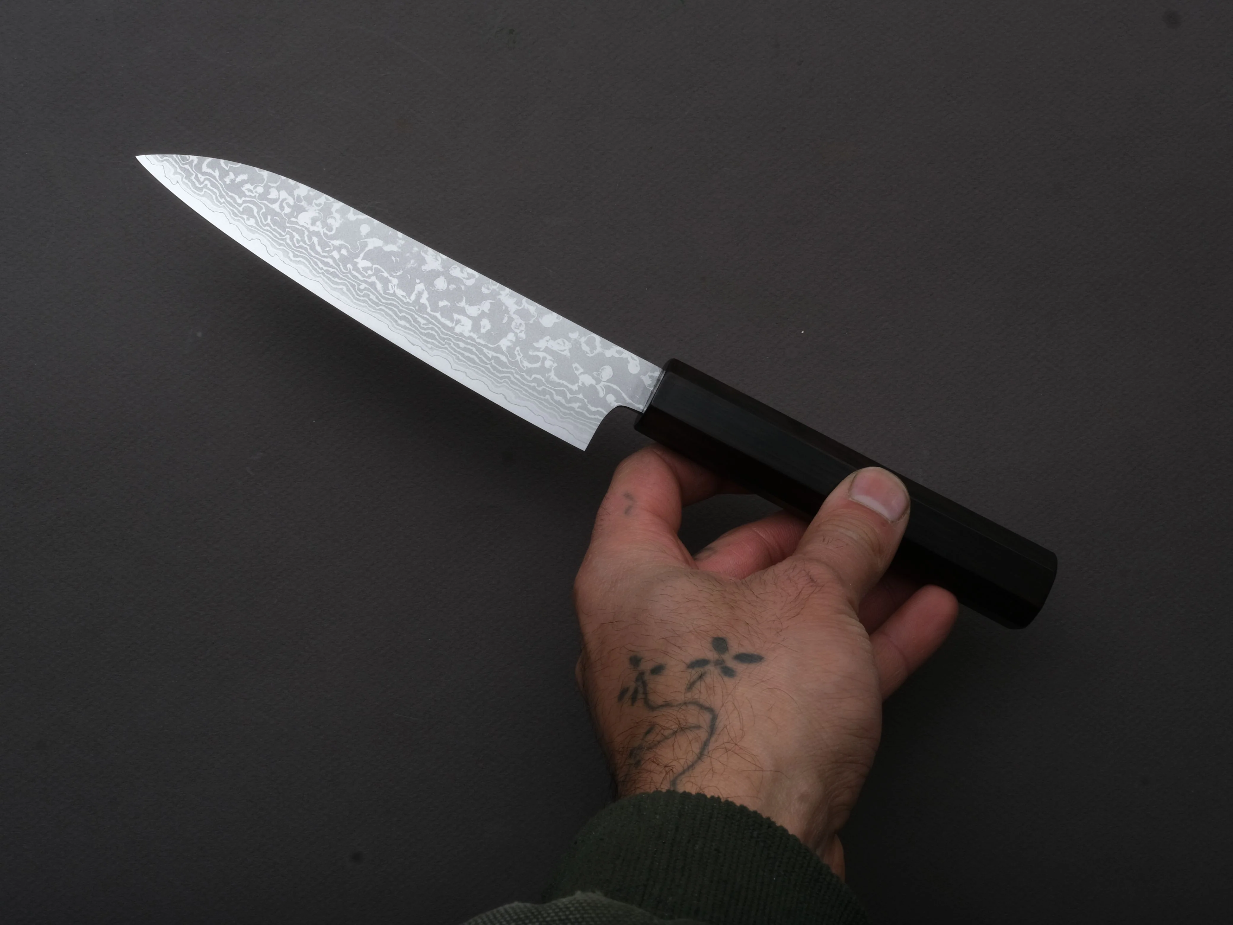 Makoto Kurosaki - VG7 - Damascus - Petty - 135mm - Ebony Handle - Image 3
