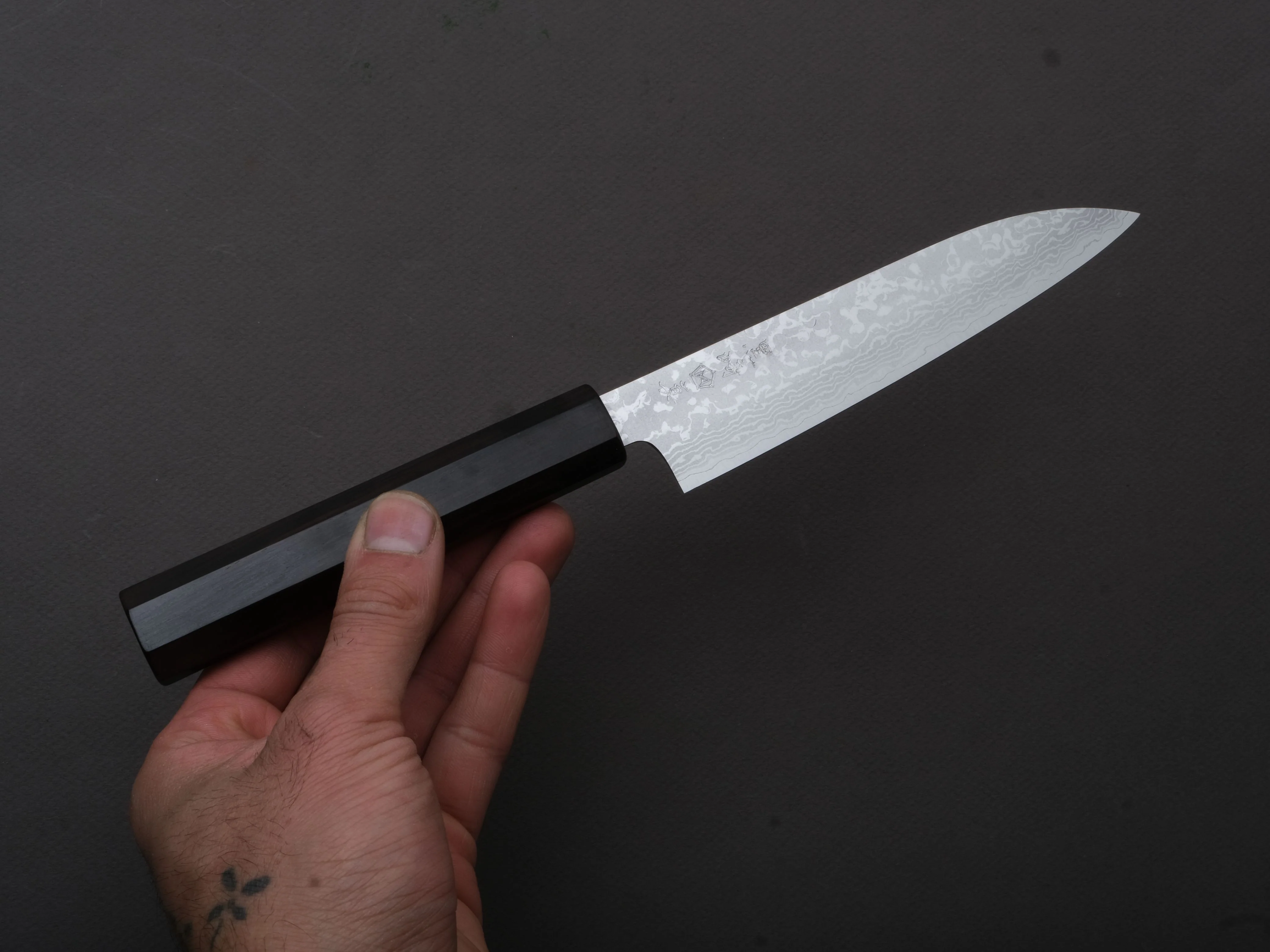 Makoto Kurosaki - VG7 - Damascus - Petty - 135mm - Ebony Handle - Image 4