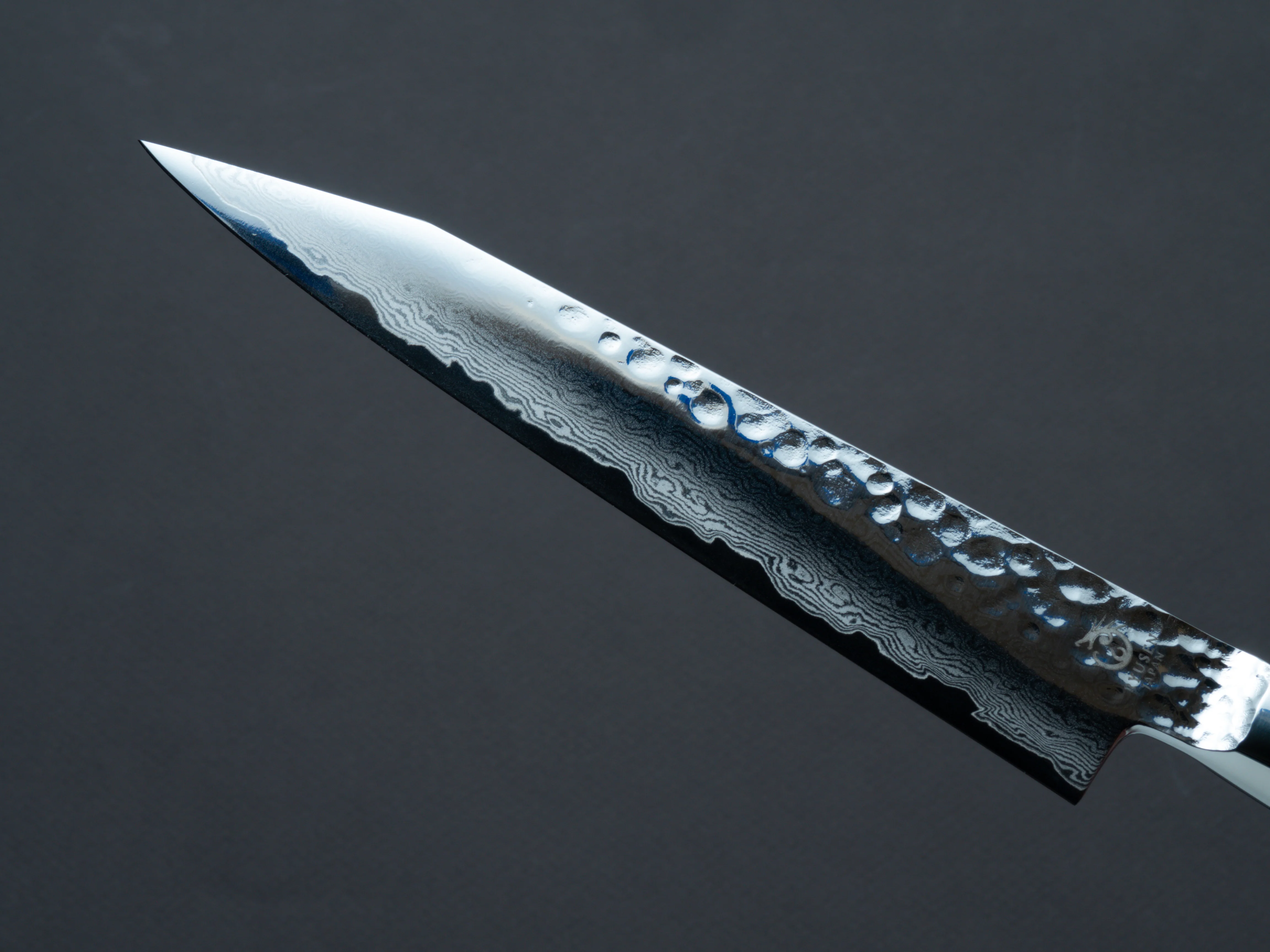 Ryusen - SOURYURIN - VG10W - Tsuchime Damascus - Kiritsuke Petty - 135mm - Blue Resin Hybrid Handle - Image 3