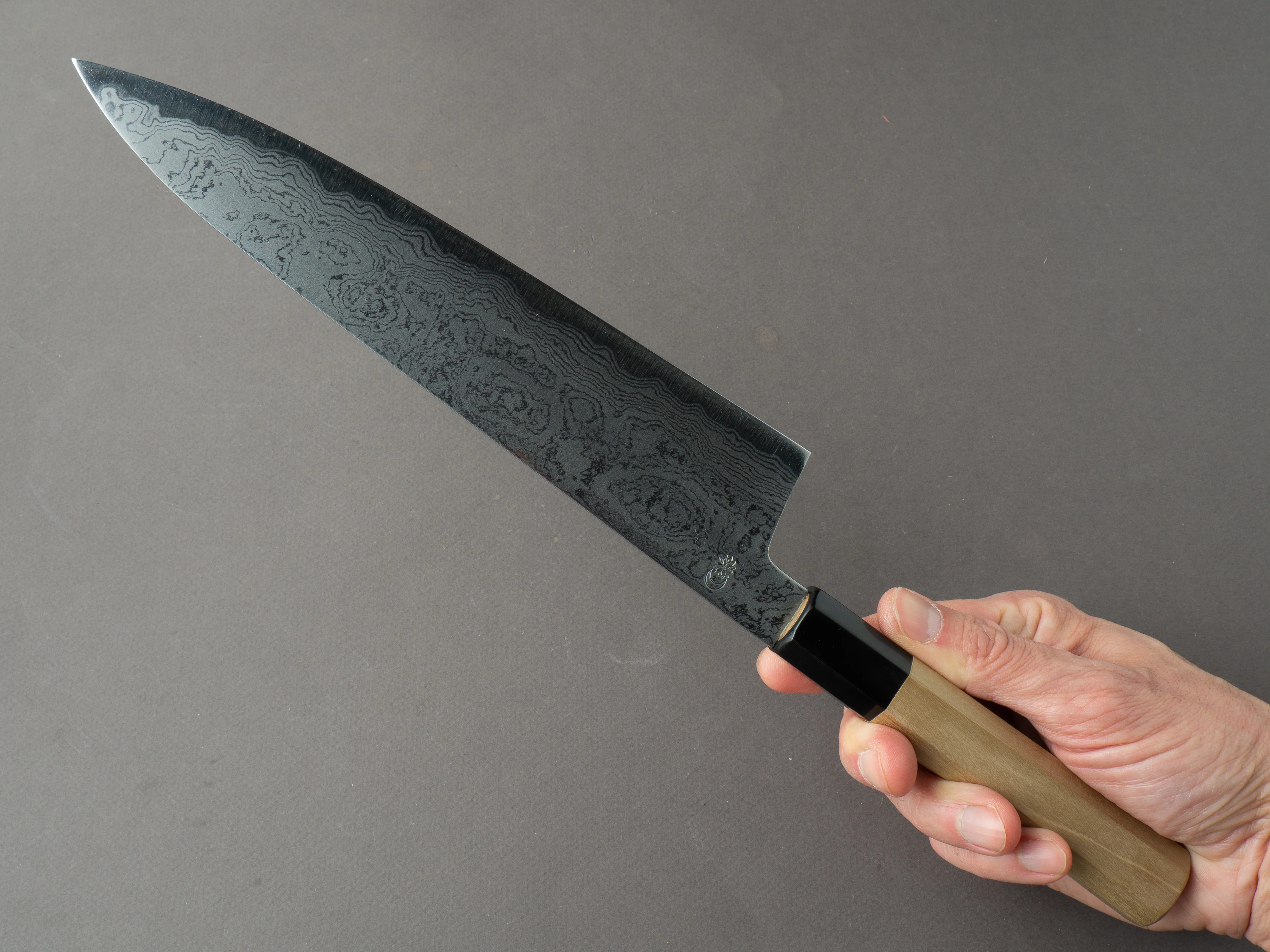 Sakai Kikumori - Kikuzuki Uzu - Blue #1 - Damascus - Gyuto - 240mm - Magnolia Handle - Image 7